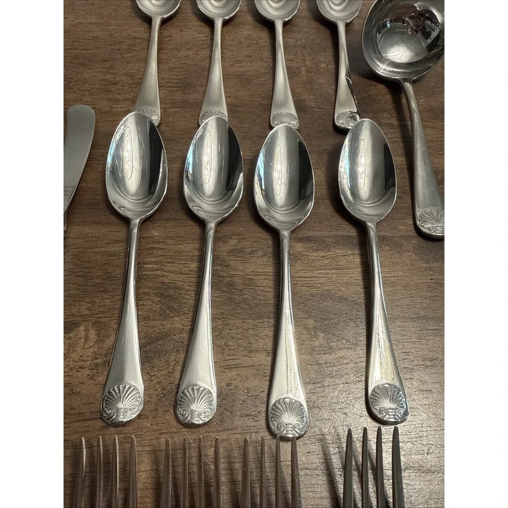 Kirk Stieff  WILLIAMSBURG ROYAL SHELL Flatware Set 21pcs Stainless Korea 18/8